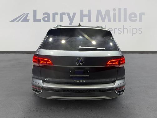 Platinum Gray Metallic 2023 Volkswagen Taos 1.5T SE