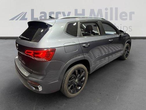 Platinum Gray Metallic 2023 Volkswagen Taos 1.5T SE