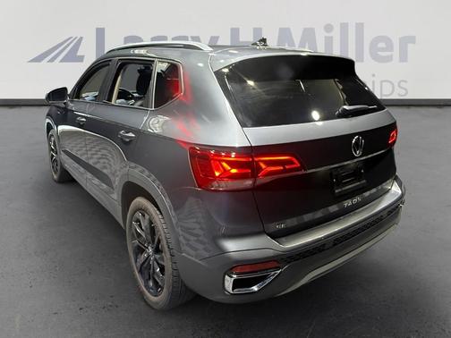 Platinum Gray Metallic 2023 Volkswagen Taos 1.5T SE