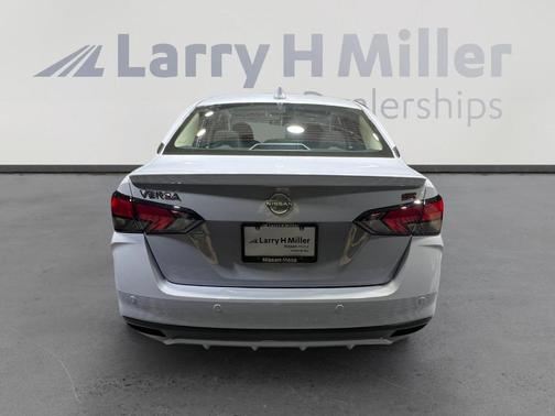 2025 Nissan Versa 1.6 SR