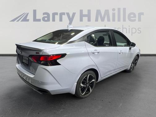 2025 Nissan Versa 1.6 SR