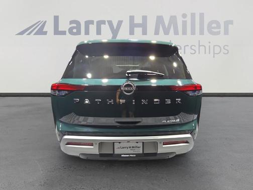 2023 Nissan Pathfinder Platinum
