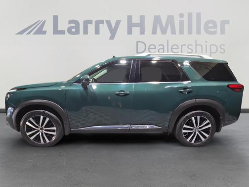 2023 Nissan Pathfinder Platinum