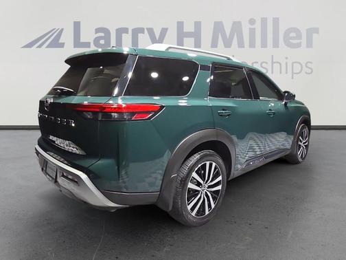 2023 Nissan Pathfinder Platinum