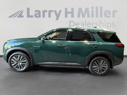 2022 Nissan Pathfinder SL
