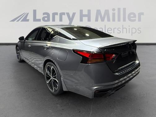 Gun Metallic 2023 Nissan Altima 2.5 SR