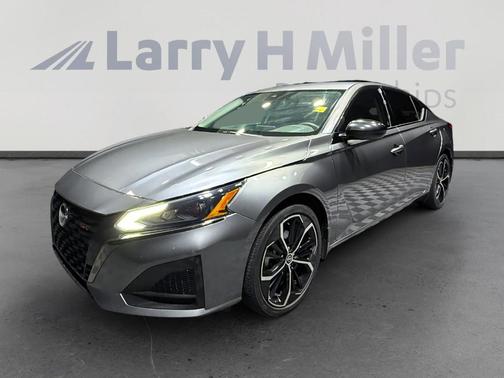 Gun Metallic 2023 Nissan Altima 2.5 SR