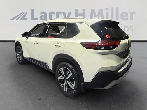White 2023 Nissan Rogue Platinum