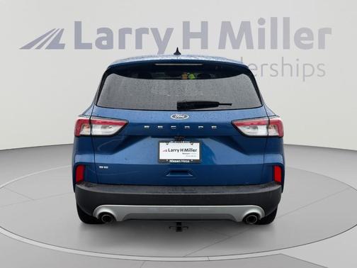 Blue Metallic 2022 Ford Escape SE