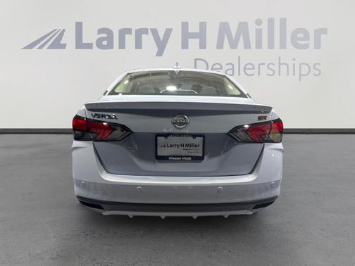 2025 Nissan Versa 1.6 SR