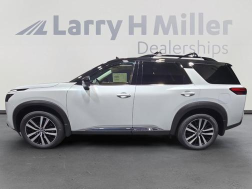 2025 Nissan Pathfinder Platinum