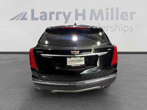 Stellar Black Metallic 2019 Cadillac XT5 Platinum