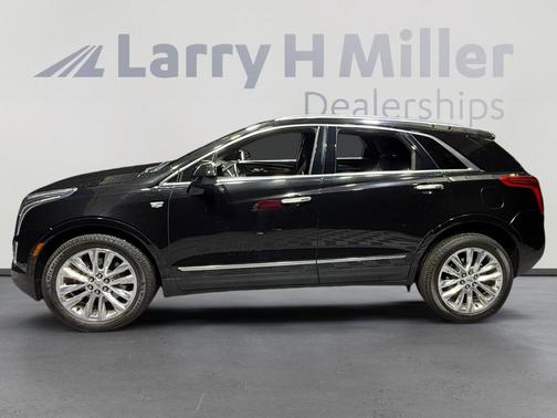 Stellar Black Metallic 2019 Cadillac XT5 Platinum
