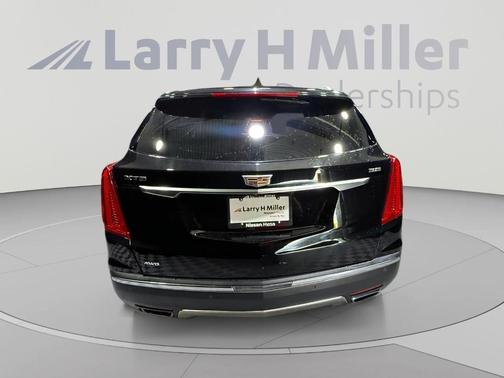 Stellar Black Metallic 2019 Cadillac XT5 Platinum