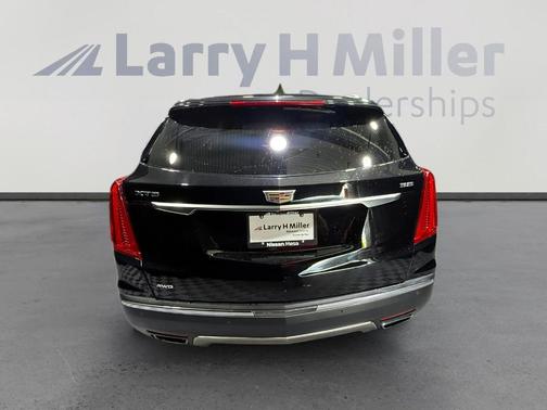 Stellar Black Metallic 2019 Cadillac XT5 Platinum