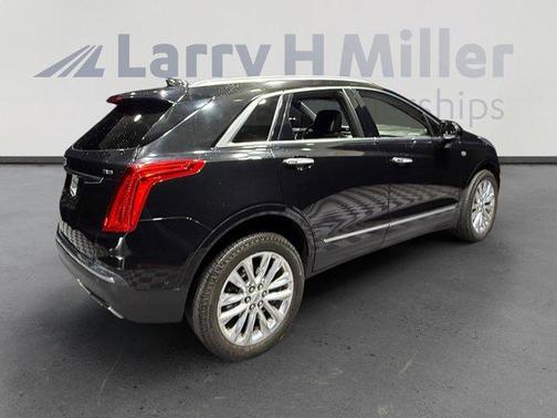Stellar Black Metallic 2019 Cadillac XT5 Platinum