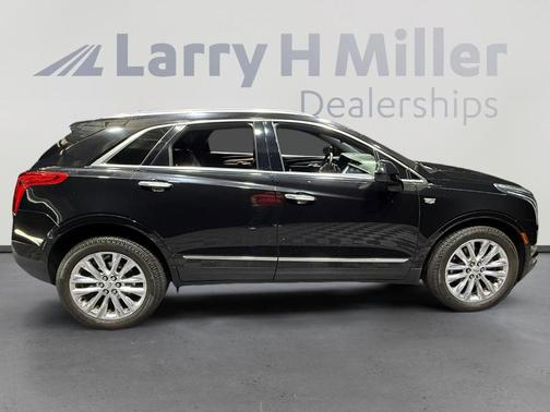 Stellar Black Metallic 2019 Cadillac XT5 Platinum