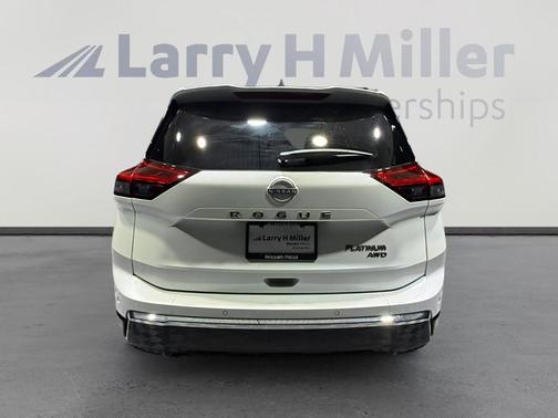 Everest White P 2026 Nissan Rogue Platinum