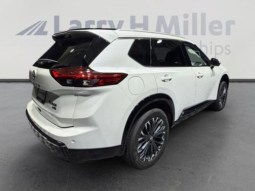 Everest White P 2026 Nissan Rogue Platinum