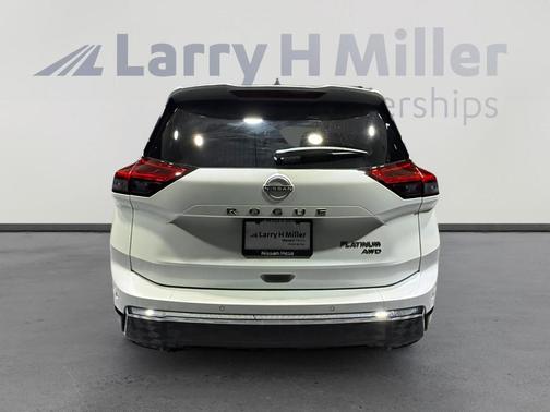 Everest White P 2026 Nissan Rogue Platinum