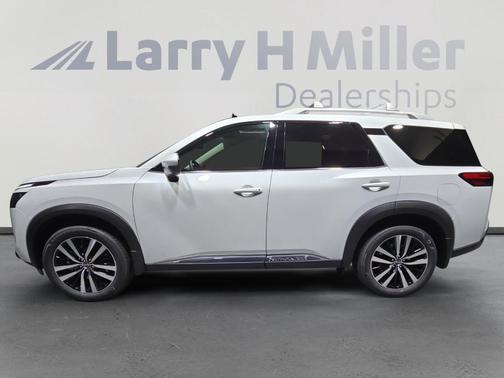 2025 Nissan Pathfinder Platinum
