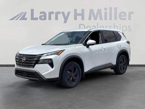 Everest White P 2026 Nissan Rogue SV