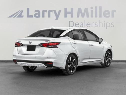 2025 Nissan Versa 1.6 SR