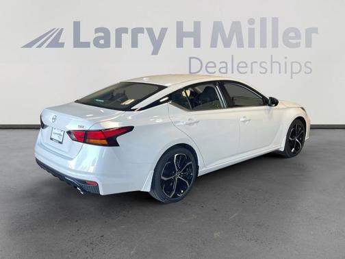 2025 Nissan Altima SR