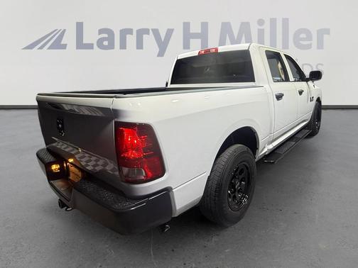 Bright White Clearcoat 2018 RAM 1500 ST