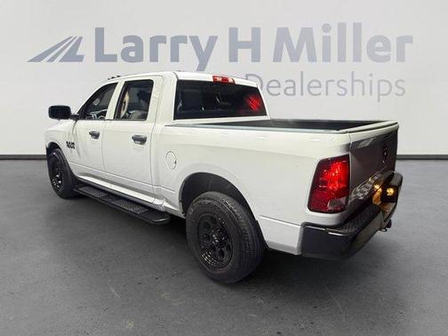 Bright White Clearcoat 2018 RAM 1500 ST