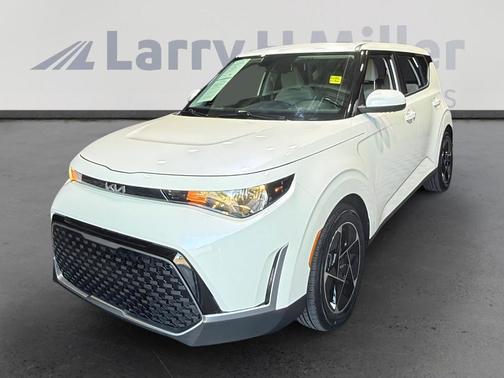 Snow White Pearl 2023 Kia Soul EX