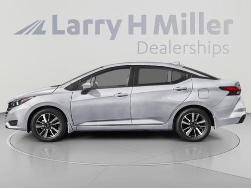Gray Sky Pearl 2024 Nissan Versa 1.6 SV