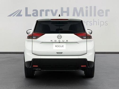 Pearl 2026 Nissan Rogue SV