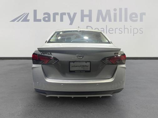 2025 Nissan Versa 1.6 SR