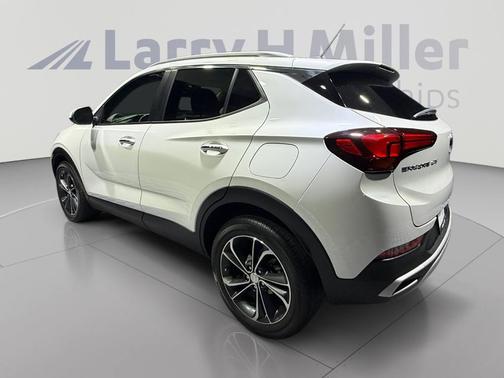 White Frost Tri-Coat 2022 Buick Encore GX Select