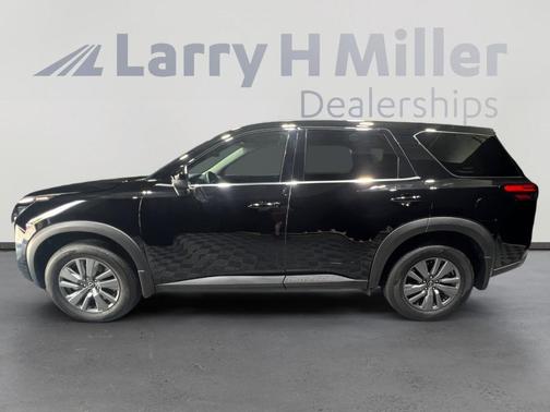 2025 Nissan Pathfinder S