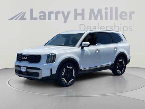 Glacial White Pearl 2023 Kia Telluride S