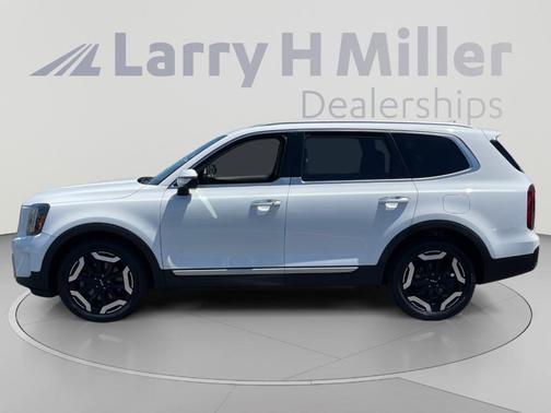Glacial White Pearl 2023 Kia Telluride S