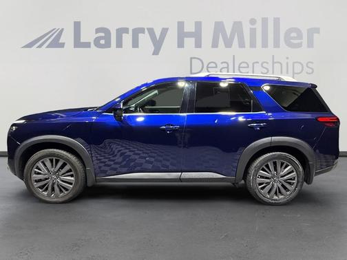 2022 Nissan Pathfinder SL