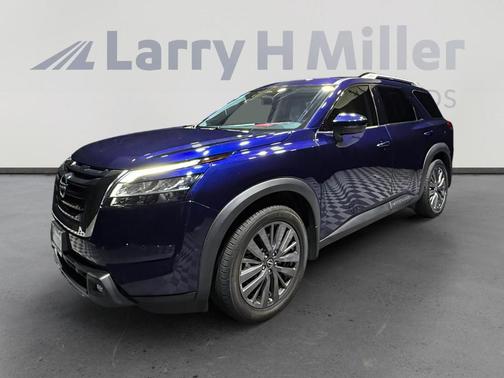 2022 Nissan Pathfinder SL