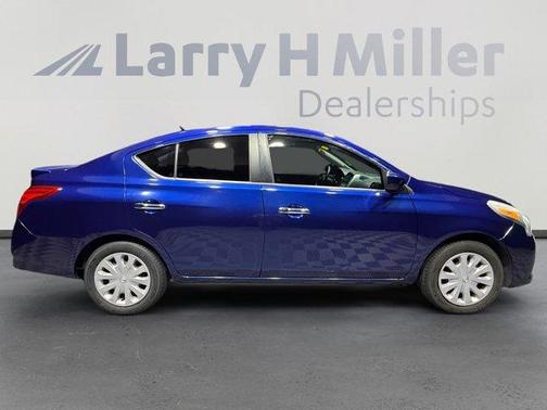 Deep Blue Pearl 2019 Nissan Versa 1.6 SV