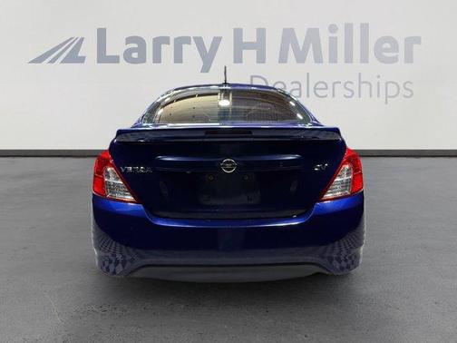 Deep Blue Pearl 2019 Nissan Versa 1.6 SV