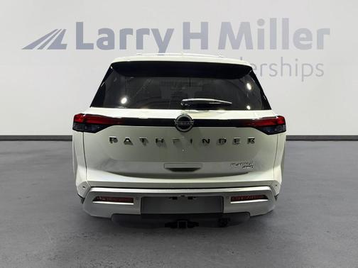 2024 Nissan Pathfinder Platinum
