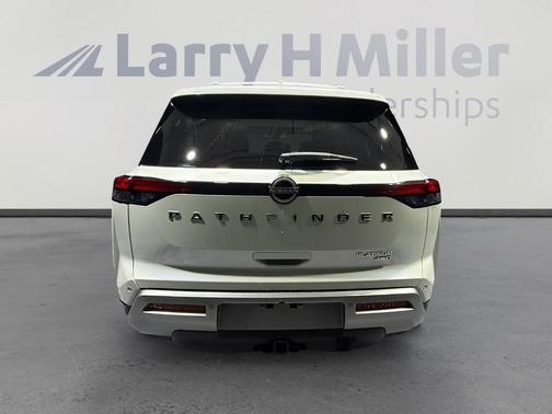 2024 Nissan Pathfinder Platinum