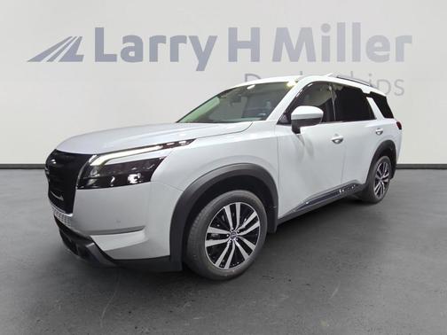 2025 Nissan Pathfinder Platinum