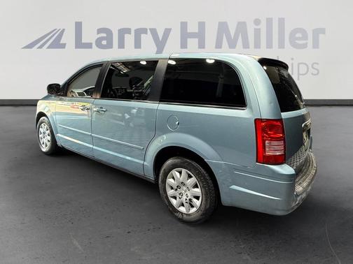 2009 Chrysler Town & Country LX