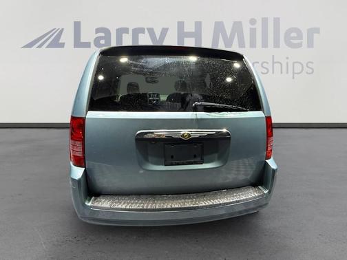 2009 Chrysler Town & Country LX