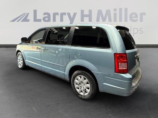2009 Chrysler Town & Country LX