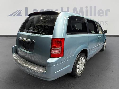 2009 Chrysler Town & Country LX