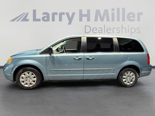 2009 Chrysler Town & Country LX